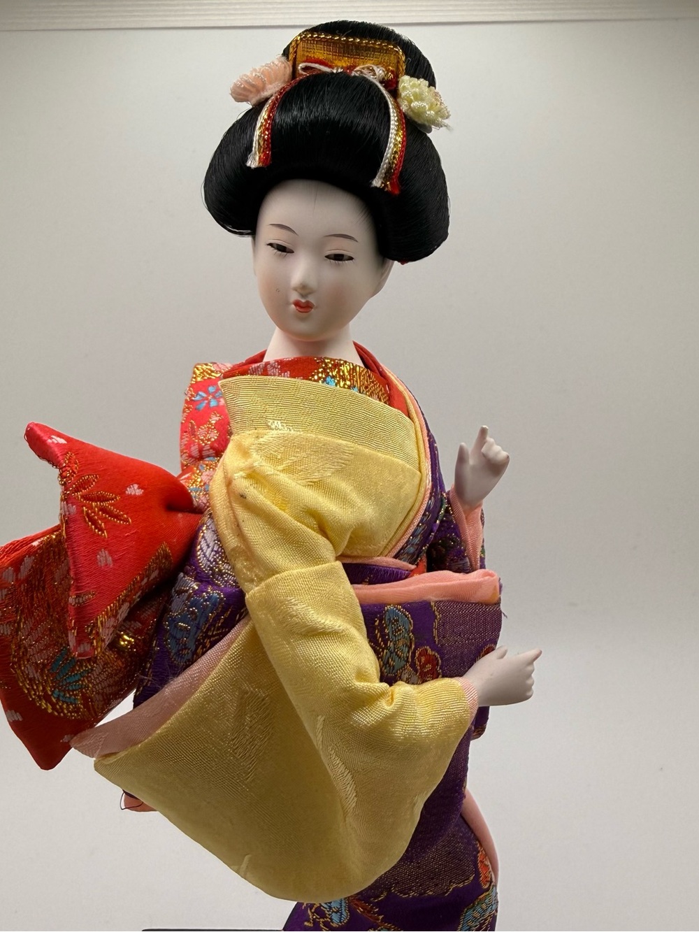 Japanese Geisha Doll with Purple Kimono and Yellow Obi vtg doll - Picture 4 of 5